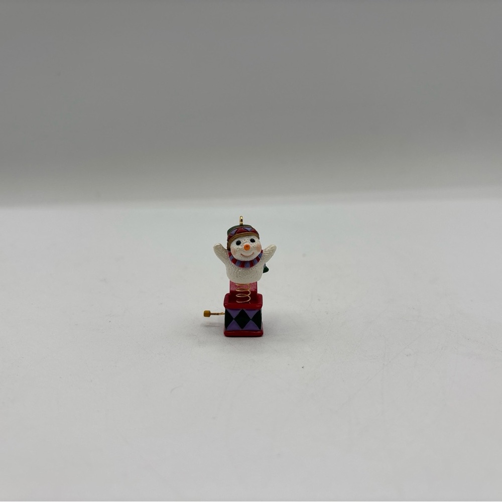 Hallmark Keepsake Ornament 2002 Gracie Skates 4th In The Snow Cub Club Collectio